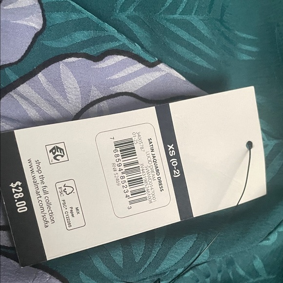 Sofia Vergara Satin Jacquard dress mid calf length - Picture 5 of 5